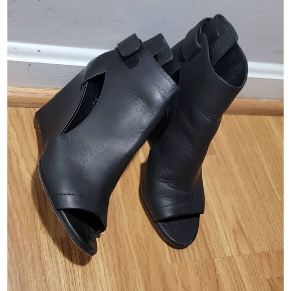 Vince Katie Leather Open Toe Wedge 8.5 - Picture 1 of 9
